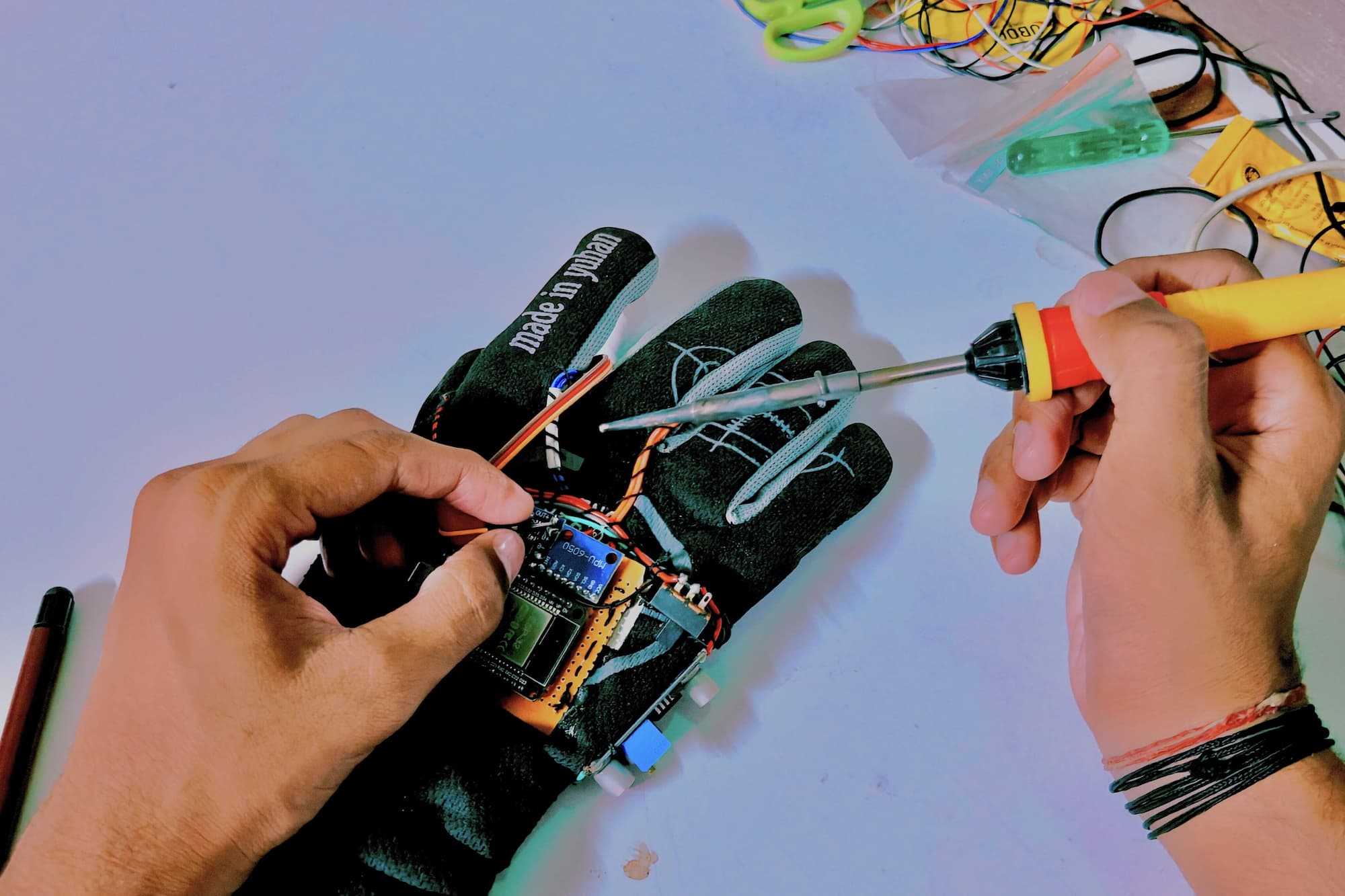 Wireless Gyro Air Mouse Glove project photo